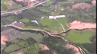 preview picture of video 'Agrinio Ultralight TRIKE Fly ΠΕΤΩΝΤΑΣ στο Αγρίνιο (Σταμνά 27-3-1994) by (Jian Ku)'