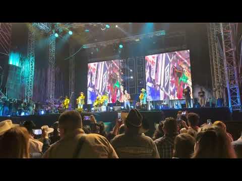 La Leyenda Ft. Los Claxons - Como Si Fuera Mío