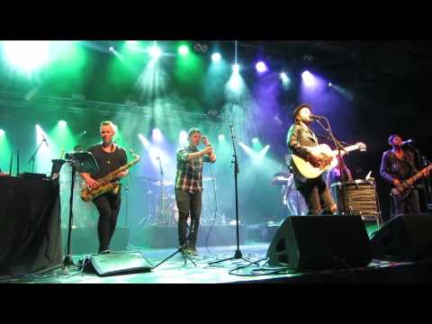 Niila feat. Repliikki - "Single/Songwriter" (Live @Record Release Party Helsinki 16/04/16)