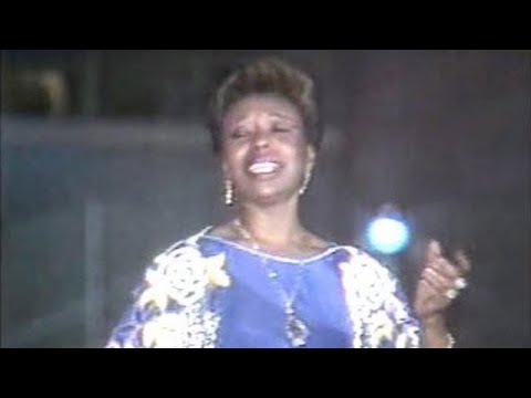 Etab : la meilleur chanteuse saoudienne de tous les temps