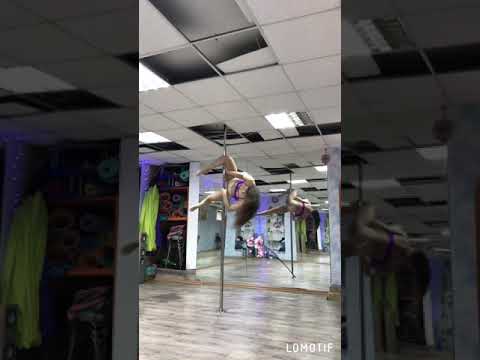 Ariana Grande-7 rings