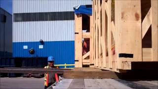 preview picture of video 'FAST UNLOADING IN SIMCOE, ONTARIO, CANADA'