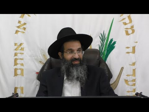 אכילת מזונות חוץ לסוכה 🥐 שיעור, זמן וברכה | הרב שי עובד | חמישי - חול המועד סוכות - תשפד
