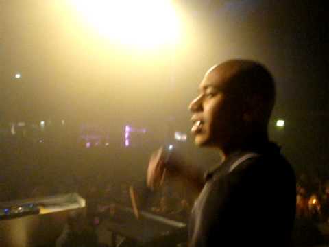 KEIZER FT. R.ROOTS LIVE @ MATRIXX NIJMEGEN 1.MPG