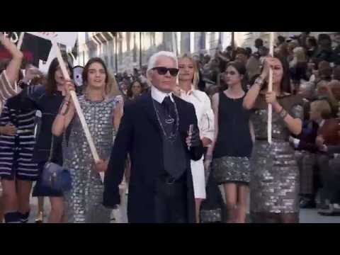 Politische Reaktion / Spring Summer 2015 Ready to Wear CHANEL Show