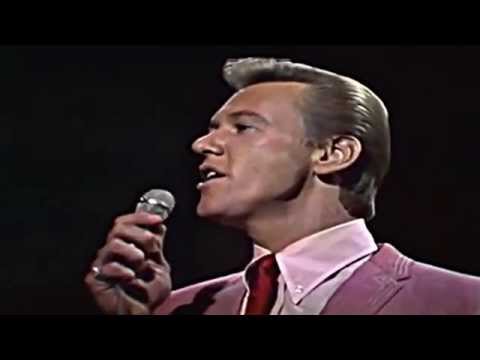 UNCHAINED MELODY - The Righteous Brothers - Bobby Hatfield solo - live [HQ]