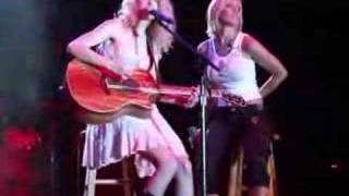 Taylor Swift and Kellie Pickler Duet 5/24