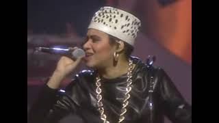 It&#39;s Showtime at the Apollo - Salt - N -Pepa -&quot;Chick on the Side (1988)