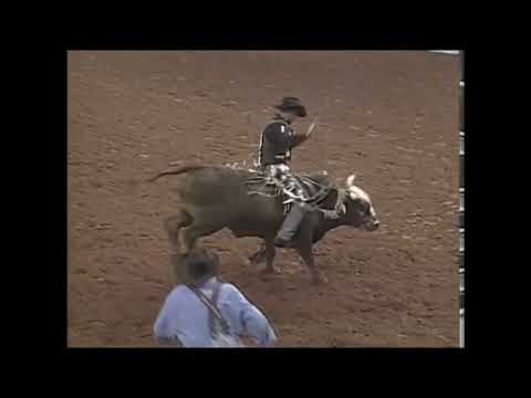Jim Sharp vs Rodeo Rex - 00 PBR Guthrie (88.5 pts)