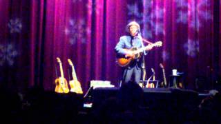 Elvis Costello - Jimmie Standing in the Rain (Chicago 12-20-10)