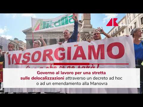 Stop ai licenziamenti su WhatsApp e Teams