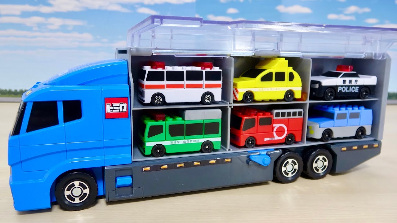 トミカプラレールブロック☆はたらくくるま【パトカー・消防車・救急車】アンパンマンの鍵パズルの扉を開けてを組み立て!トミカタウンに坂道走行!お片付けコンボイにのせます