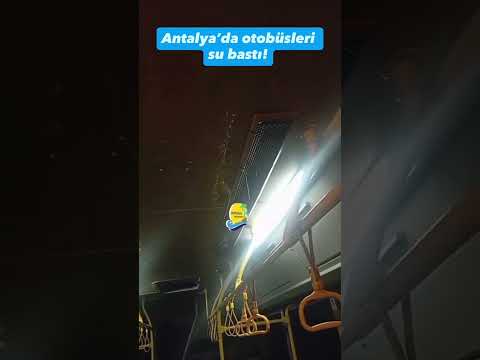 Antalya’da etkili olan şiddetli yağış, toplu ulaşımı da olumsuz etkiledi.