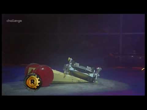 Crowned Classics Crushtacean vs Wheely Big Cheese