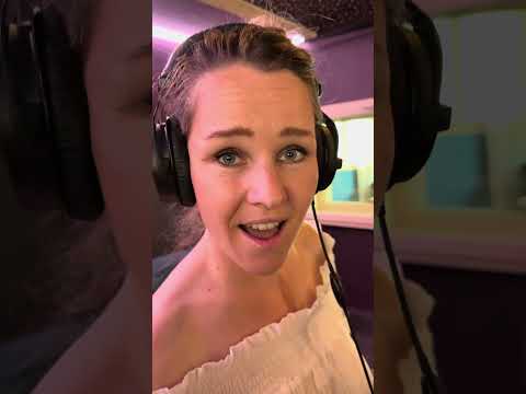 too shy to hold someone`s gaze? only three seconds of eye contact can change it all!