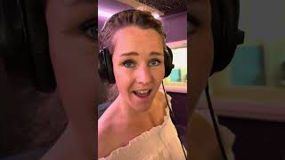 Download lagu too shy to hold someone`s gaze? only three seconds of eye contact can change it all! mp3