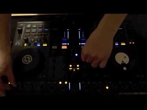 House Mix - T-24 Native Instruments S4
