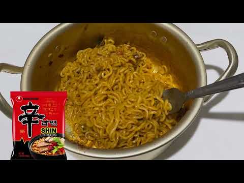 Making shin Ramen spicy noodles, the simplest and Fastest noodles I have made, it is very delicious