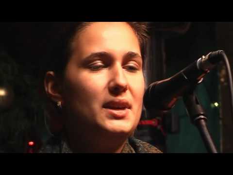 Bara - "Tarka paszuly az ágy alatt"