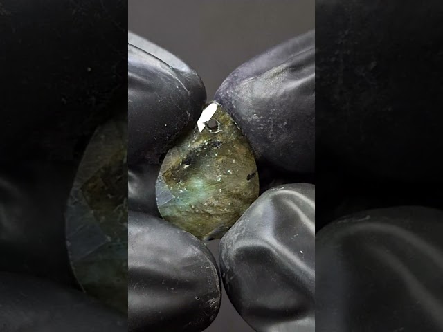 حجر الطاؤوس الطبيعي