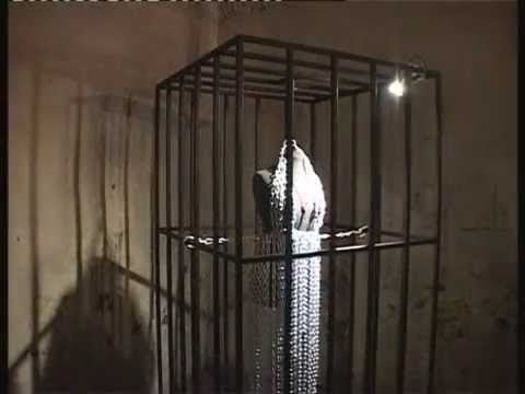 ACCADEMIA DELLA MODA PRESENTA TRA ARTE E MODA AL TUNNEL BORBONICO