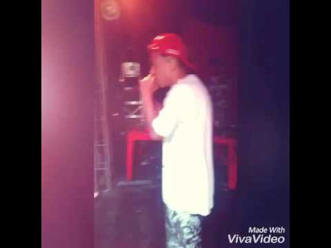 MC MENÓÒH JT -Show em Barueri - big Bola (editado)