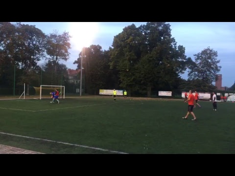 27. 09 Millennium FC (żółte) - Wypici Team (czerwone)