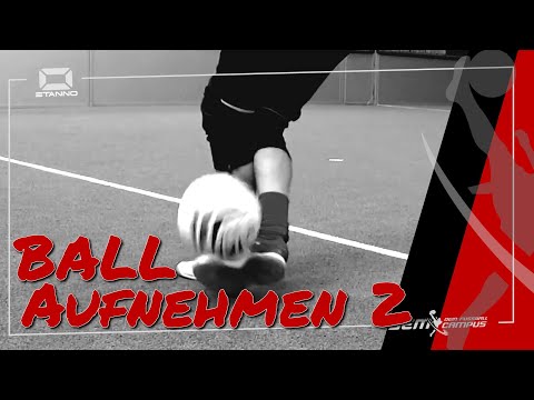 Ball aufnehmen 2 - SEM Fußballtraining - 3 017KB