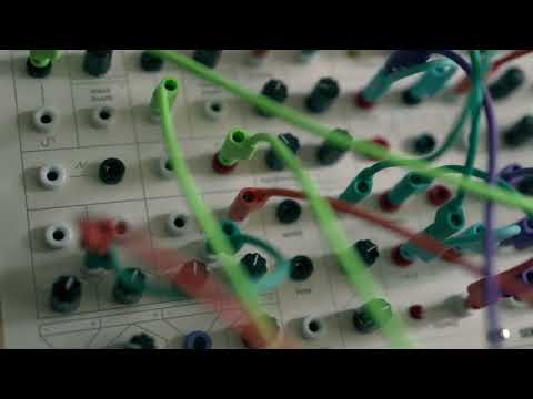 Serge Paperface 50 playing chord progressions