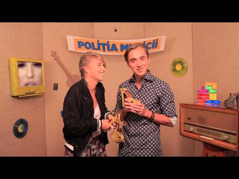 Cotofan/Politia Muzicii: Sandalele Corinei lovesc din nou