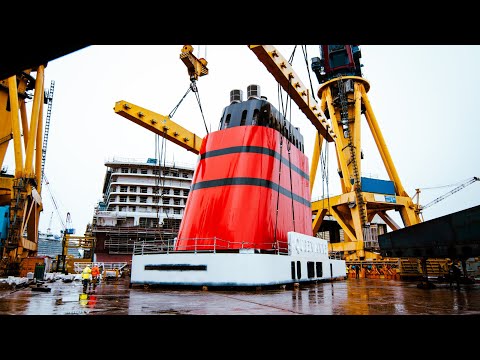 Thumbnail for Cunard Queen Anne - Funnel Lift