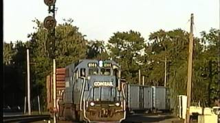 preview picture of video 'A few trains in Elkhart, September 1997.'