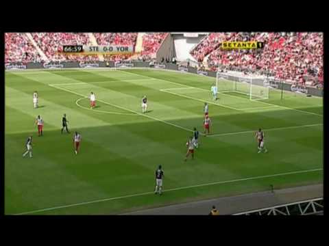 Stevenage Borough FC vs. York City FC Carlsberg FA Trophy Final 2009 part 1