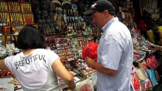 Download lagu Aggresive Chinese sales lady mp3