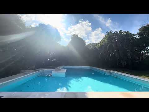 Video de YouTube - Casa en Venta de 5 dormitorios con Piscina y Jardín en Carrasco, Montevideo