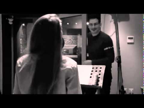 H Βαλάντω Τρύφωνος ερμηνεύει το τραγούδι του έτοιμου καφέ Poka