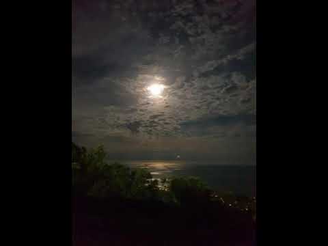 Powfu - Breakfast with the Moon