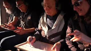 גדי מוזס וילדיו, במסוק לביה"ח איכילוב (עדכוני משרד ראש הממשלה) - התמונה מוצגת ישירות מתוך אתר האינטרנט יוטיוב. זכויות היוצרים בתמונה שייכות ליוצרה. קישור קרדיט למקור התוכן נמצא בתוך דף הסרטון