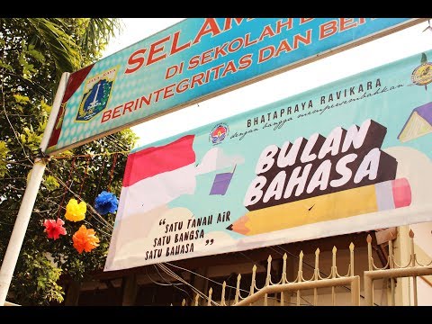 download lagu mp3 mp4 Bulan Bahasa Adalah, download lagu Bulan Bahasa Adalah gratis, unduh video klip Bulan Bahasa Adalah