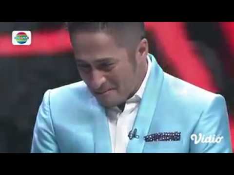 Inul Daratista Menangis memeluk Azam