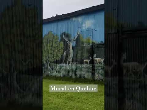Hermoso mural sobre naturaleza en galpones ferroviarios de Quehue. La Pampa.
