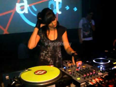 24.SEPT Quazar feat. SIMINA GRIGORIU (Sonat/Frequenza/Paul Kalkbrenner Tour/Funky-Business)