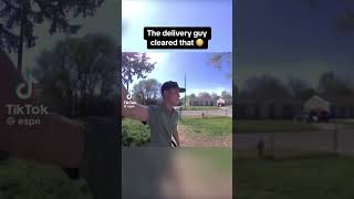 Download lagu Delivery guy clears fence #upsc #amazon #jump #athlete #wow mp3