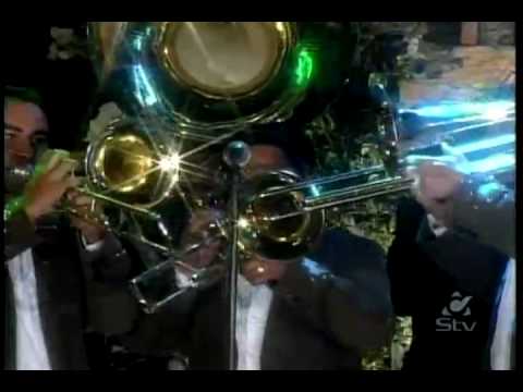 Banda Agua Caliente - Leticia Isabel y Mi Adoracion en Vivo en Frontera Grupera