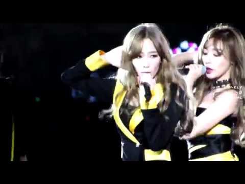 141018 SMTOWN in ShangHai SNSD TTS - Holler Taeyeon focus