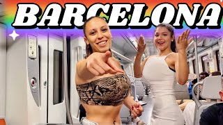 Girls dancing reggaeton in Barcelona train