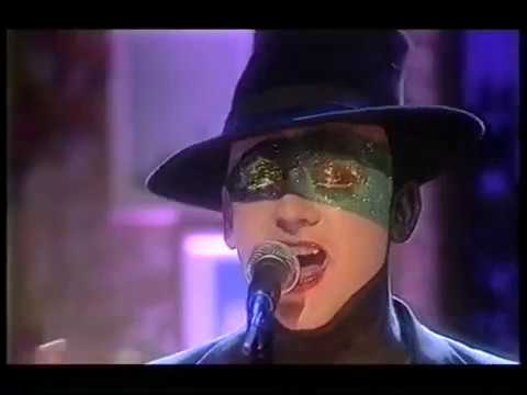 Boy George (The Twin) [2002] Out Of Fashion live on Today with Des and Mel