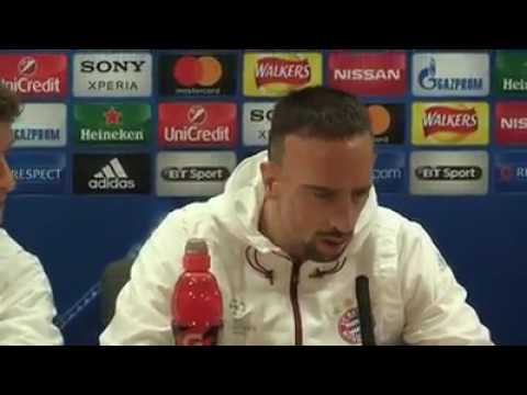 Thomas Müller veräppelt Frank Ribery