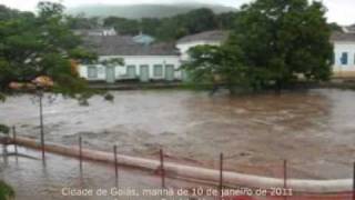 preview picture of video 'Cidade de Goiás 2011 - cheia do rio Vermelho -  CENTRO HISTÓRICO'