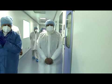 印度莫迪參觀疫苗設施，COVID-19病例激增。 (India's Modi tours vaccine facilities as COVID-19 cases surge)